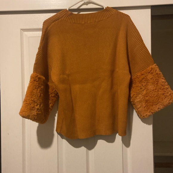 Easel Sweater - Picture 2 of 3